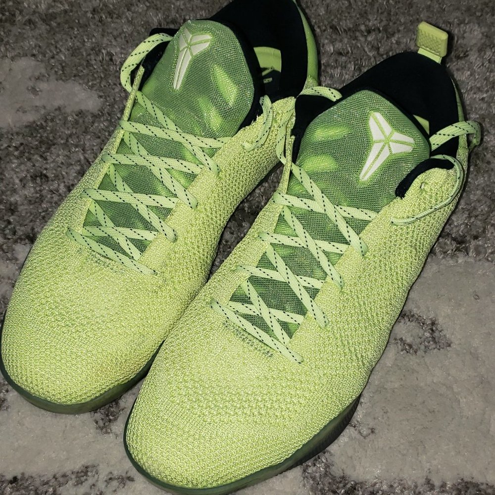 Nike Kobe 11 Elite "Ghost of Christmas Past"